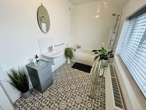 Photo 26- click for photo gallery